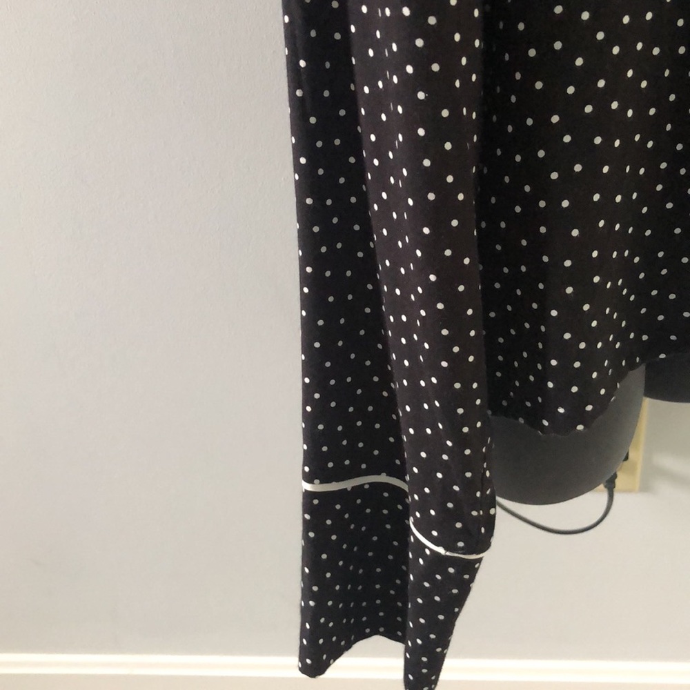 Scripted Polka dot top.Size L - Picture 3 of 9